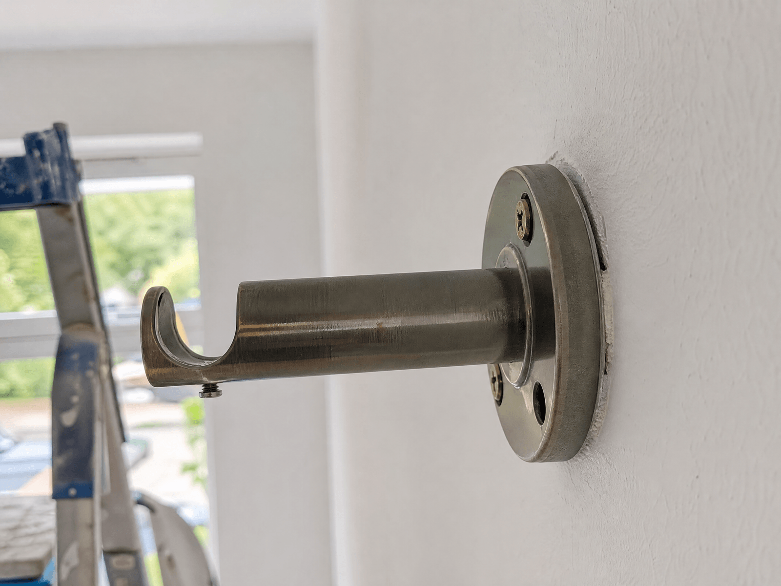 Curtain Pole and Blind Fitting: close-up detail