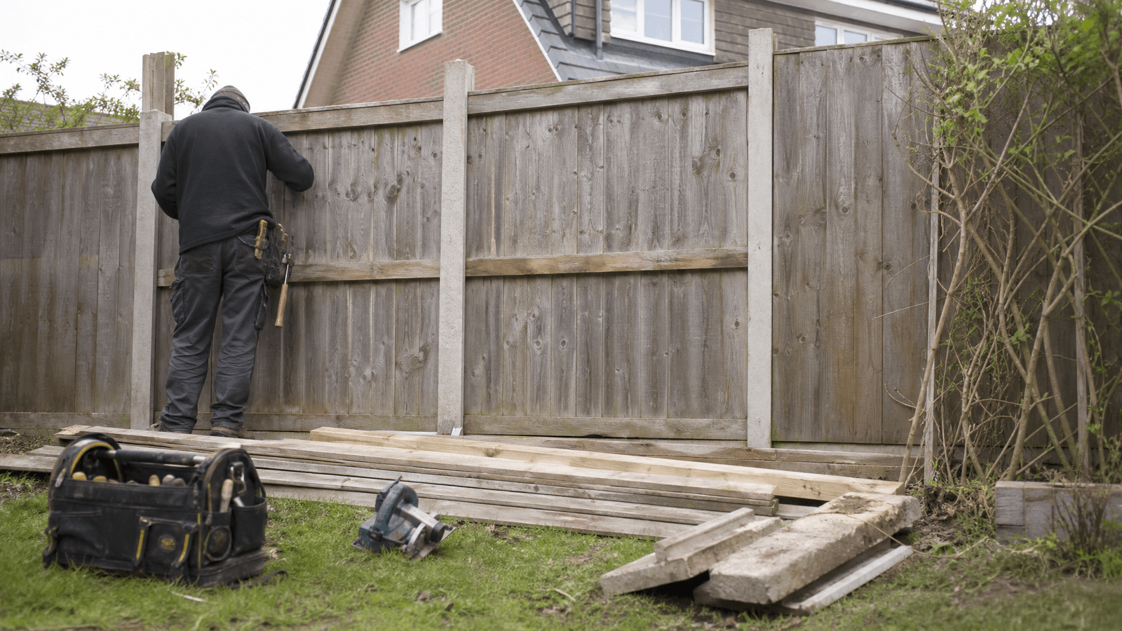 Who Pays to Repair a Shared Fence Panel? — specialist guide for UK homeowners considering fence repair